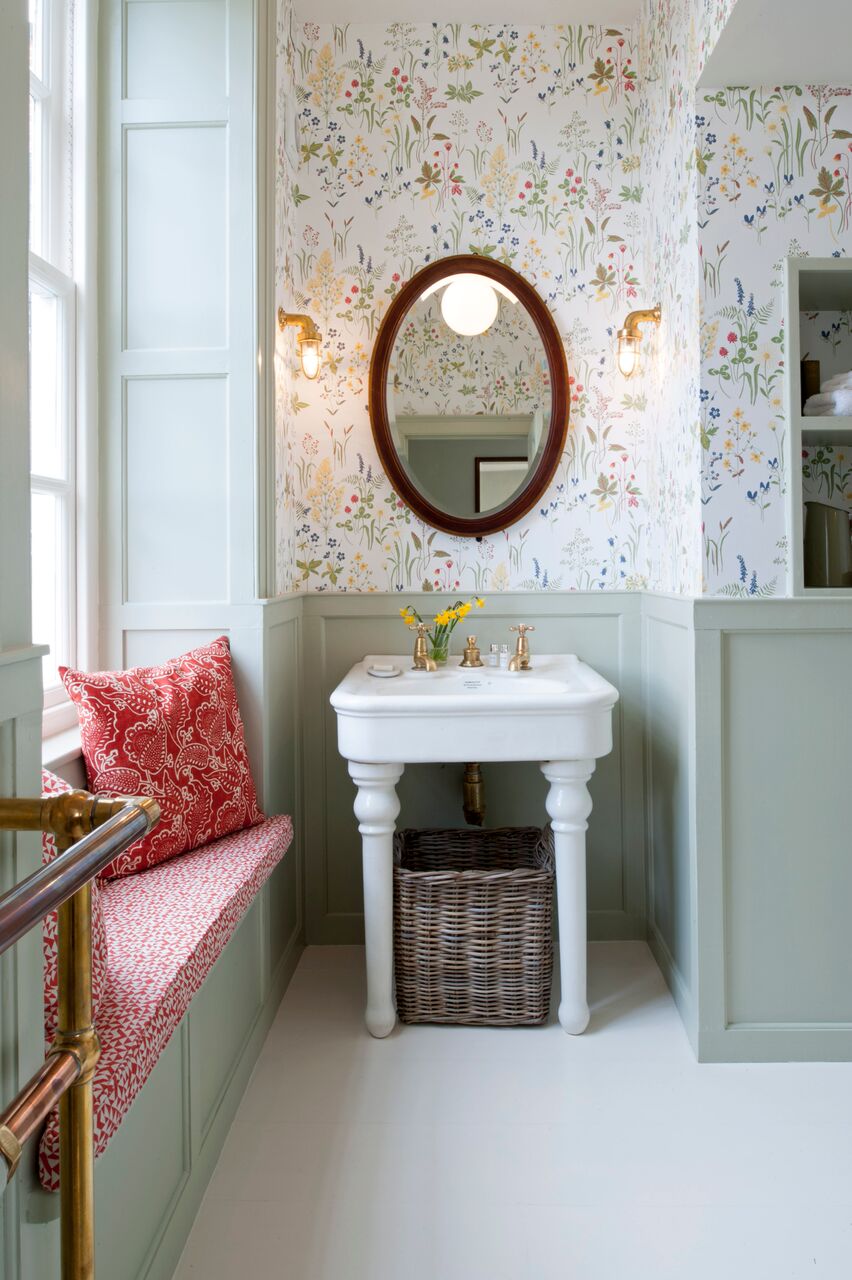 Coach Room Bathroom